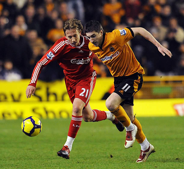 张玉宁展现 张玉宁展现