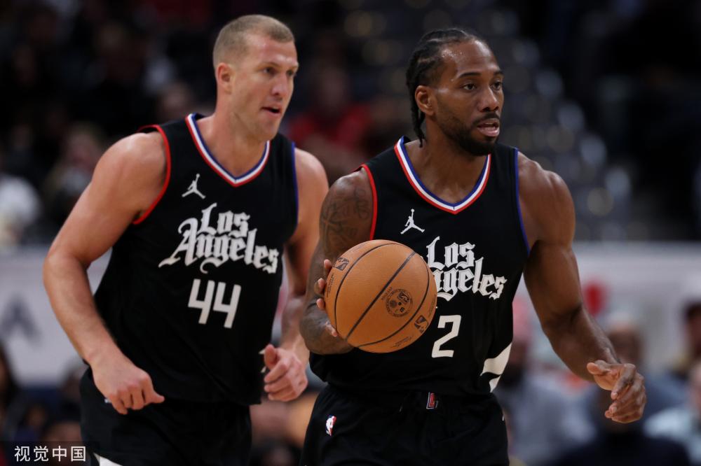 該球隊依靠 該球隊依靠