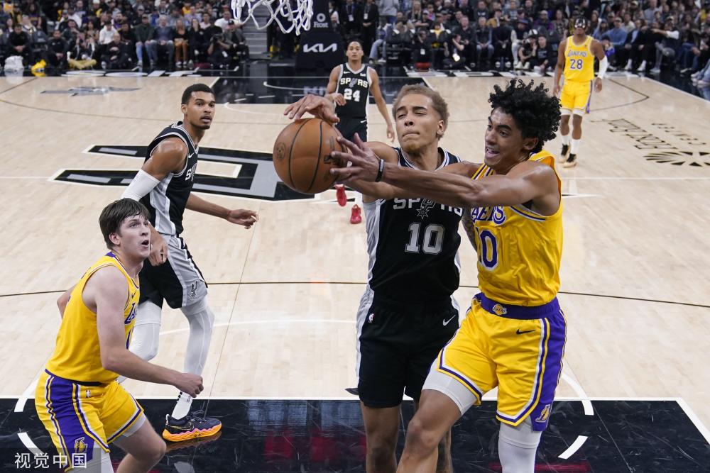 员在新的球 员在新的球